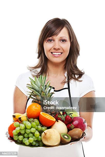 Junge Frau Mit Früchten Stockfoto und mehr Bilder von Ananas - Ananas, Apfel, Attraktive Frau