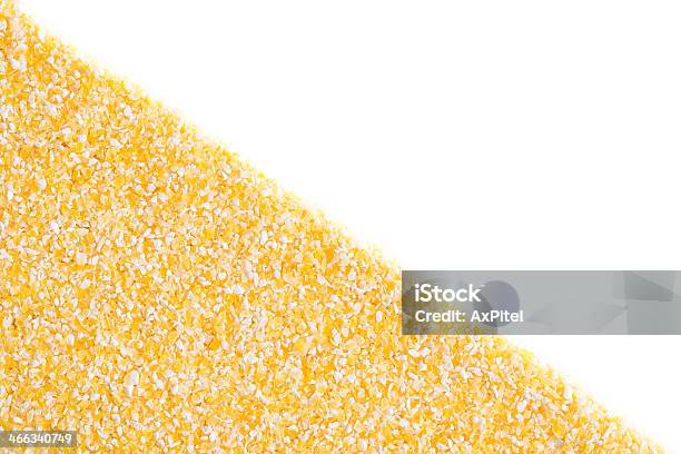 Corn Grütze Auf Weißem Hintergrund Stockfoto und mehr Bilder von Abnehmen - Abnehmen, Auseinander, Ausgedörrt