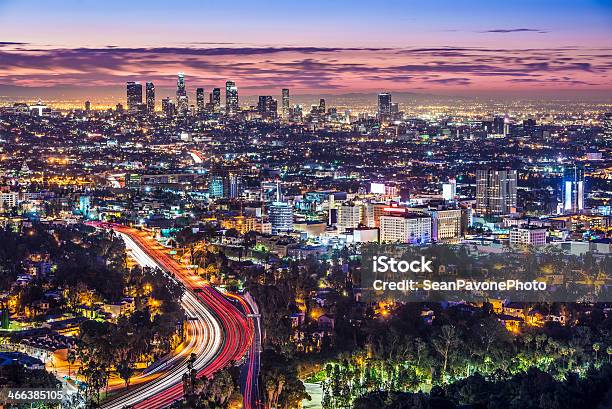 Centro De La Ciudad De Los Ángeles Foto de stock y más banco de imágenes de Amanecer - Amanecer, Condado de Los Ángeles, Los Ángeles