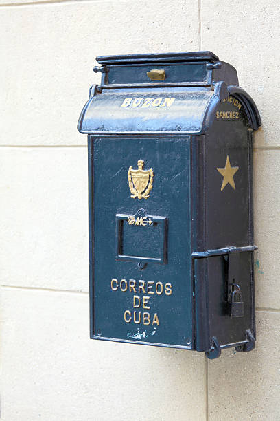 istock Retro Mailbox on Streets of Havana 466385318