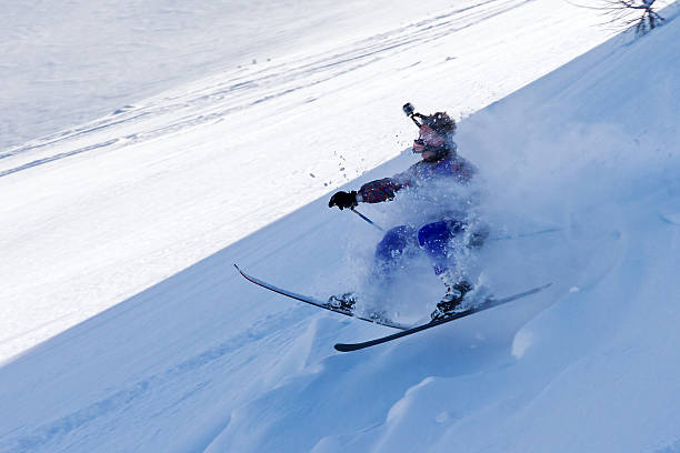 accidente de esquí - ski insurance fotografías e imágenes de stock