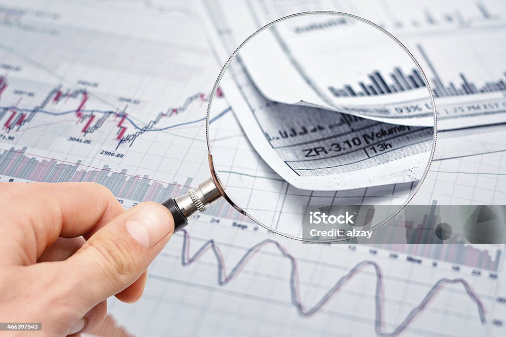 Mit financial Bericht - Lizenzfrei Analysieren Stock-Foto