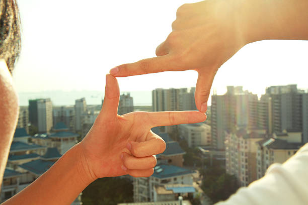 negócios pessoas composição quadrado com dedos gesto - human hand finger frame personal perspective innovation imagens e fotografias de stock