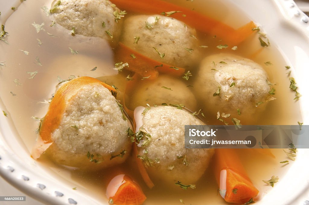 번자체 Matzah 볼 수프 대한 유월절식 가까운 - 로열티 프리 마쪼 볼 스프 스톡 사진