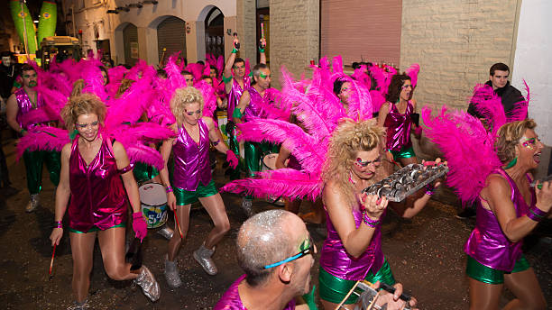 carnaval de sitges carnestoltes 2015 - parade music music festival town fotografías e imágenes de stock