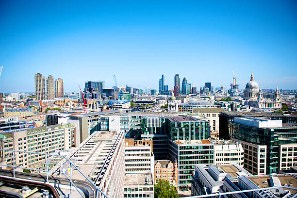 市 scape （イギリス、ロンドン） - london england thames river millennium wheel aerial view ストックフォトと画像