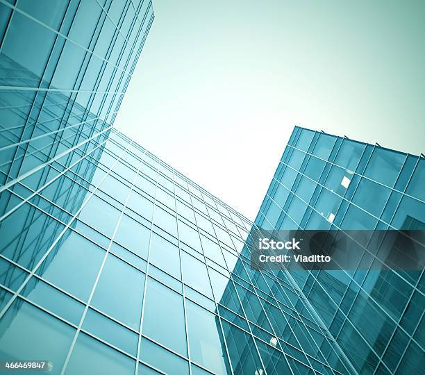 Moderno Punto De Vista De Los Rascacielos De Vidrio Foto de stock y más banco de imágenes de Abstracto