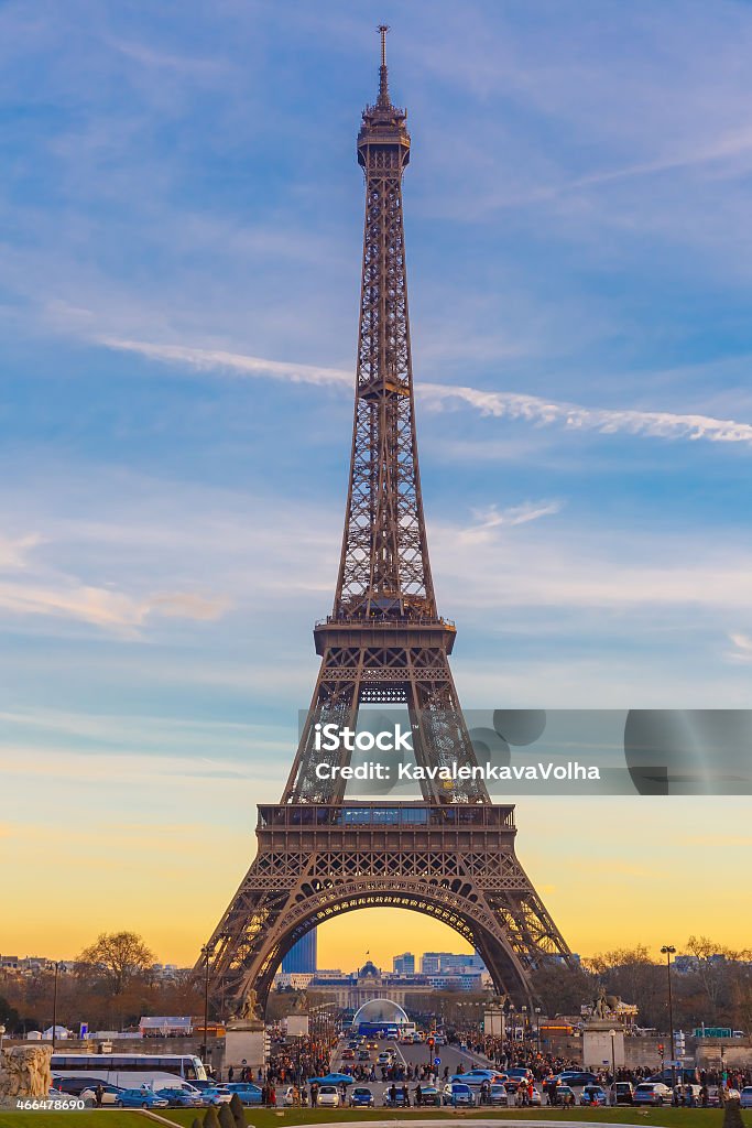 หอไอเฟลที่งานฤดูหนาวในปารีส, ฝรั่งเศส - ไม่มีค่าลิขสิทธิ์ กลางคืน ภาพสต็อก