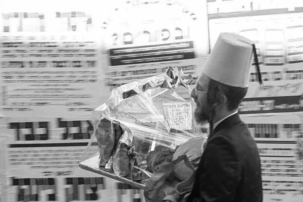 purim em jerusalém - ultra orthodox judaism imagens e fotografias de stock