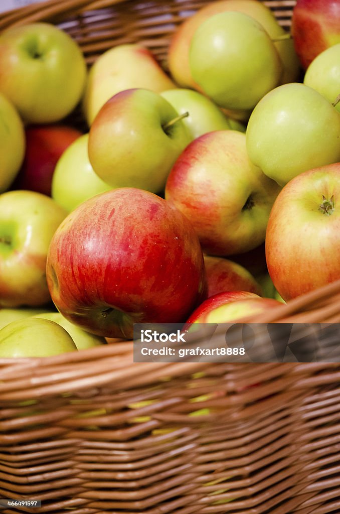 Tas de pommes bio - Photo de Agriculture libre de droits