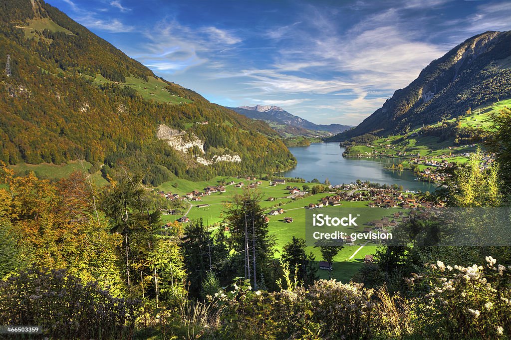 Lago Lungern Valley desde Brünig aprobado, Suiza - Foto de stock de Suiza libre de derechos