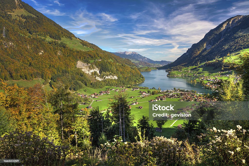 Vale do Lago Lungern Brünig passe, Suíça - Foto de stock de Suíça royalty-free