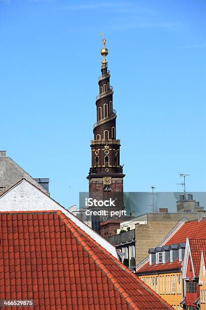 Foto de O Twisted Torre De Vor Frelser Kirke Chruch Copenhagen e mais fotos de stock de Arquitetura