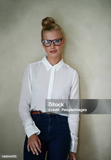 Photo libre de droit de Style Femme banque d'images et plus d'images libres de droit de Une seule femme - Une seule femme, Femmes, Blanc