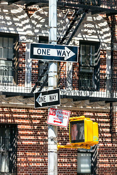 istock Brooklyn street crossing traffic sign 466570096