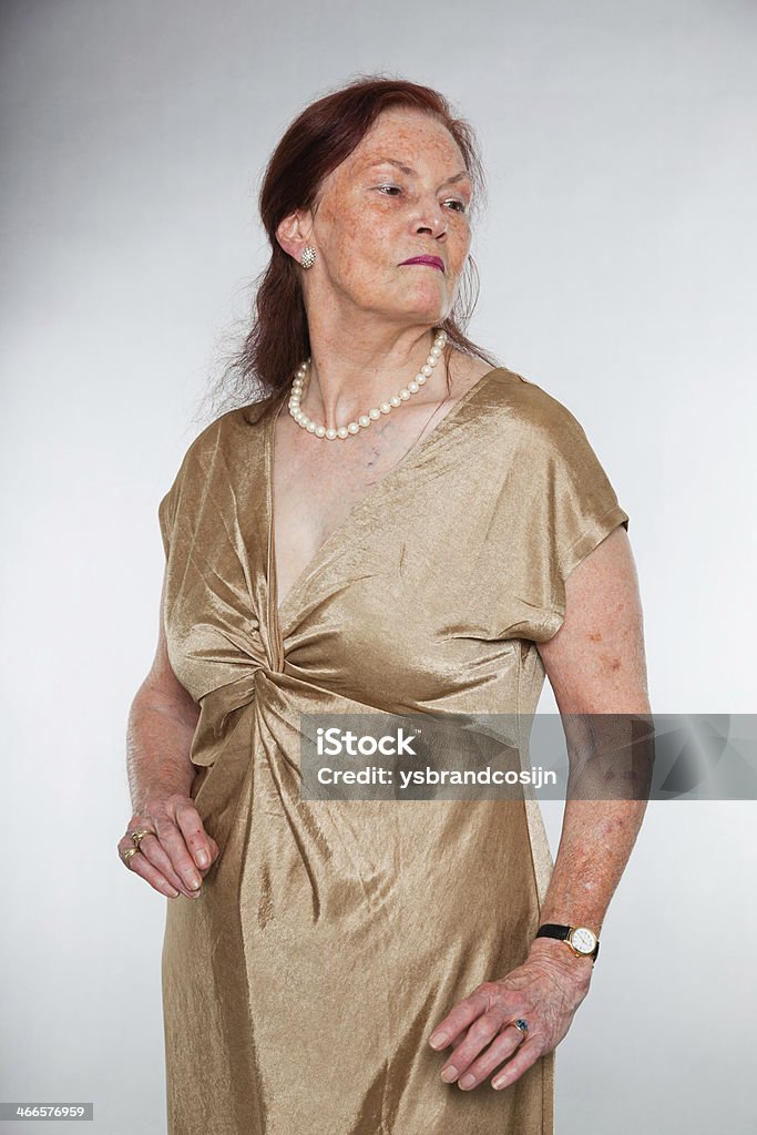 Portrait of good looking senior mujer mostrando emociones. - Foto de stock de Adorador libre de derechos