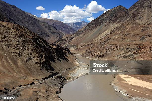 Foto de Rio Indus e mais fotos de stock de Areia - Areia, Colina, Conexão