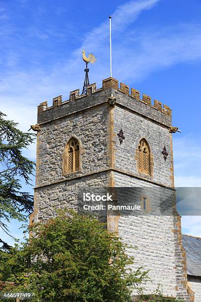 Foto de Igreja Com Torre De Campo Inglesa e mais fotos de stock de Antigo - Antigo, Antiguidades, Arcaico