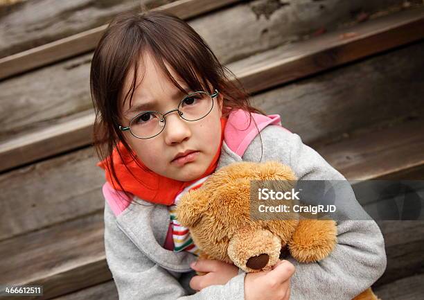 Tempos Difíceis - Fotografias de stock e mais imagens de 6-7 Anos - 6-7 Anos, Bicho de Pelúcia, Confusão