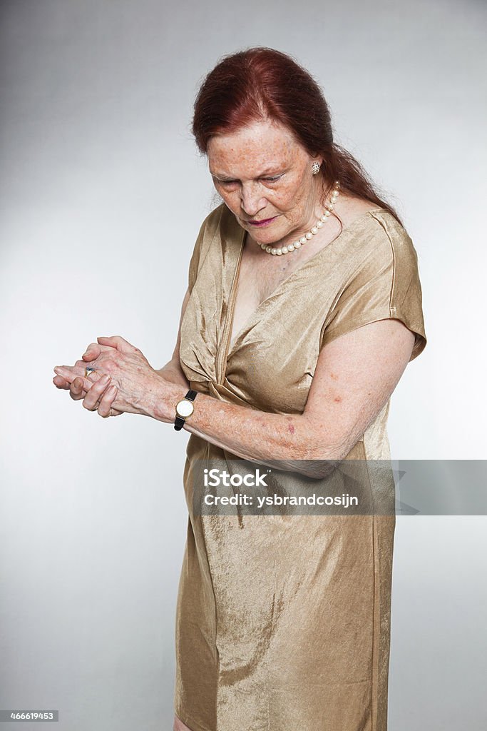 Portret dobry Patrząc Starszy kobieta z wyraziści twarzy. - Zbiór zdjęć royalty-free (Aktywni seniorzy)