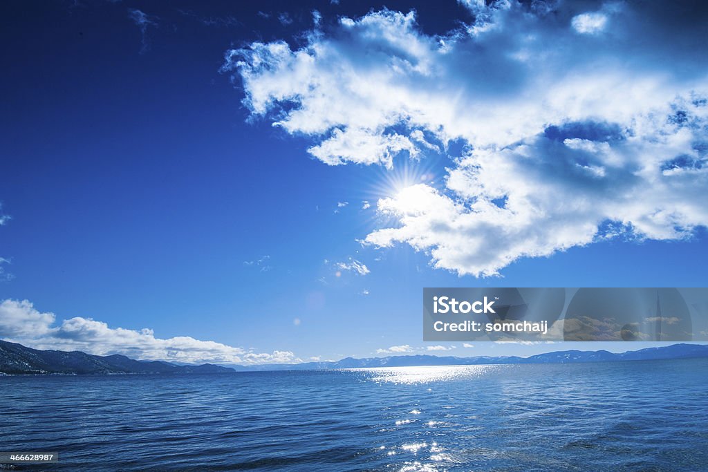Вода волна на Небесный фон - Стоковые фото Без людей роялти-фри