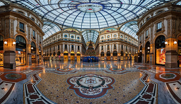 мозаика этаже отеля и стеклянный купол в галерея виктора эммануила ii - galleria vittorio emanuele ii стоковые фото и изображения