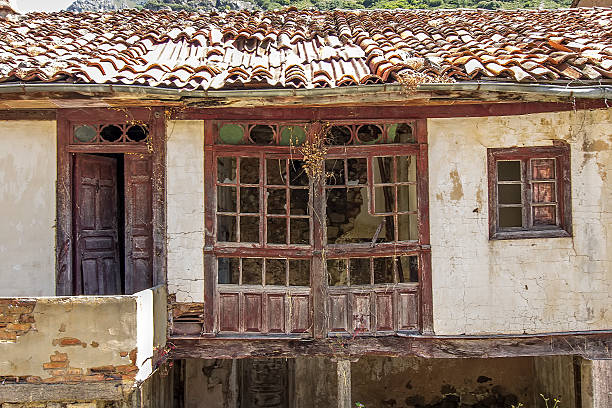 istock Old house in ruins 466666753