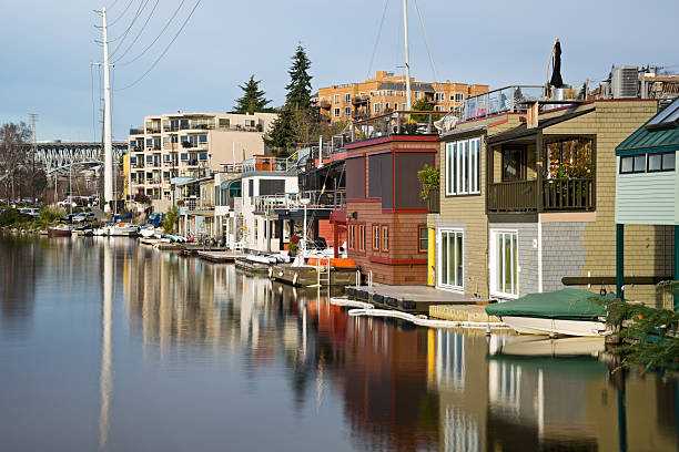 seattle houseboats - nature speedboat seattle houseboat zdjęcia i obrazy z banku zdjęć