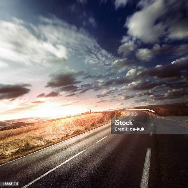 Weg Forward Stockfoto und mehr Bilder von Abenddämmerung - Abenddämmerung, Abstrakt, Aktivitäten und Sport