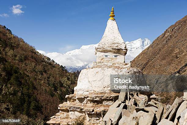 Stupa Budista No Parque Nacional Do Monte Everest Himalaya Intervalo - Fotografias de stock e mais imagens de Antigo