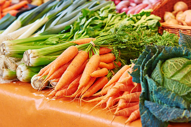 istock Fennel and carrots on Parisian farmer market 466776100