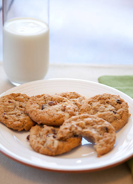 istock Cookies and milk 466791351