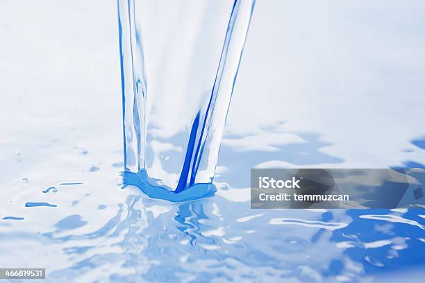 Foto de A Água e mais fotos de stock de Abstrato - Abstrato, Atividade, Azul