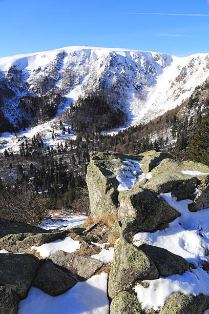 snowy mountains des vosges - stosswihr photos et images de collection