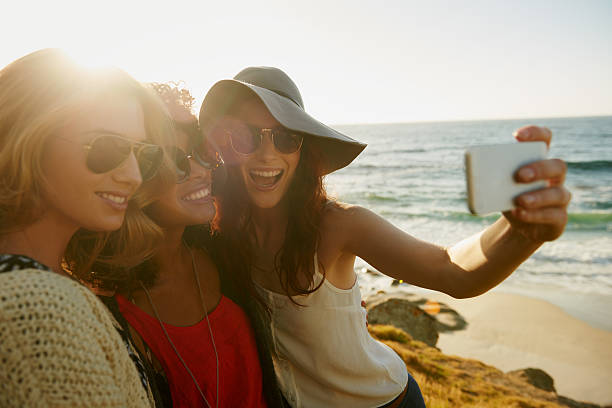 istock Girls just wanna have fun! 466843028