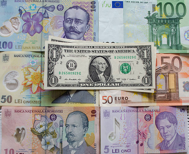 dólar, euro e lei - credit crunch wallet home finances credit card imagens e fotografias de stock