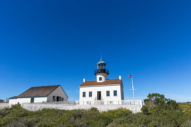 faro di punta loma a san diego, california, usa - point cabrillo sea pacific ocean sky foto e immagini stock