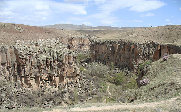 ihlara valley, aksaray, turchia - ihlara valley foto e immagini stock