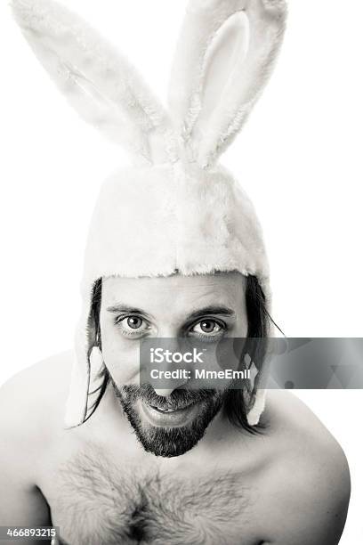 Странная Кролика — стоковые фотографии и другие картинки Мужчины - Мужчины, Белый фон, Вертикальный