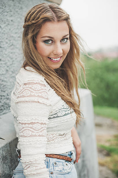 istock Beautiful summer girl 466894385