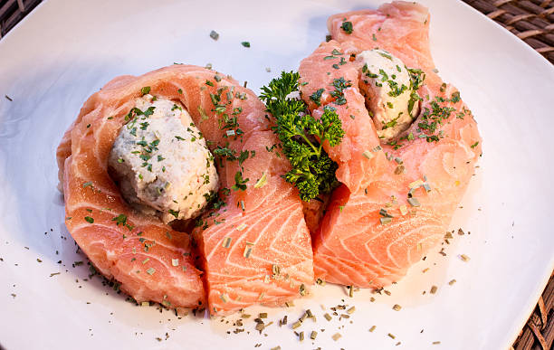 granchio salmone ripieno - main course salmon meal course foto e immagini stock