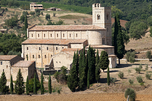 abadía de san antimo - abbazia di santantimo fotografías e imágenes de stock