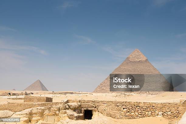 Pirâmide De Quéfren - Fotografias de stock e mais imagens de Antigo - Antigo, Arcaico, Azul