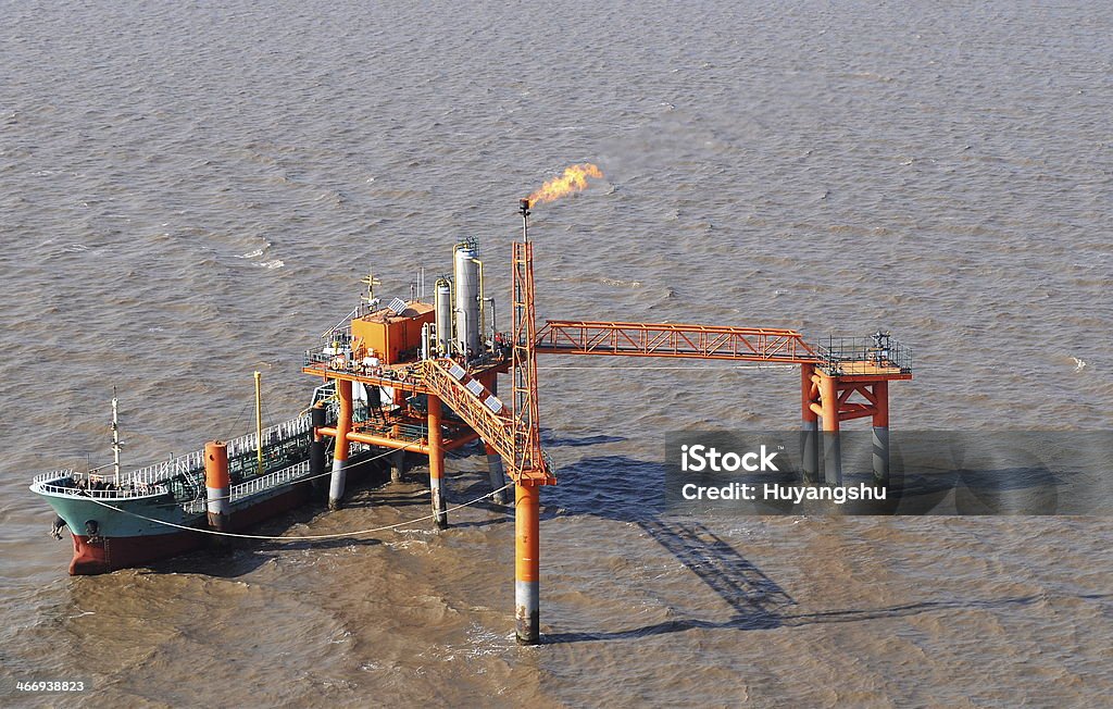 Produção de oleosidade para o mar a partir de cima. - Foto de stock de Barril royalty-free