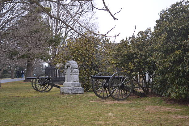 istock Cannons at the Ghettysburg National Cemetery 466950354