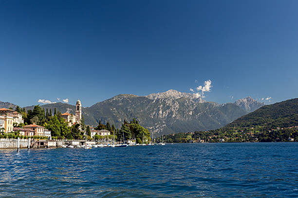 Verano vista del lago de Como - foto de stock
