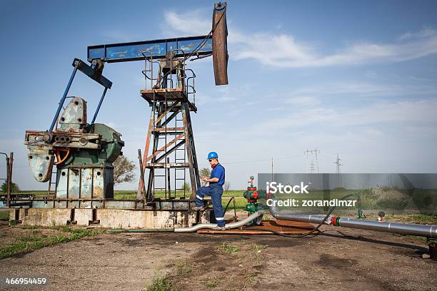 Oilfield Engineer Stockfoto und mehr Bilder von Agrarbetrieb - Agrarbetrieb, Arbeiter, Ausrüstung und Geräte