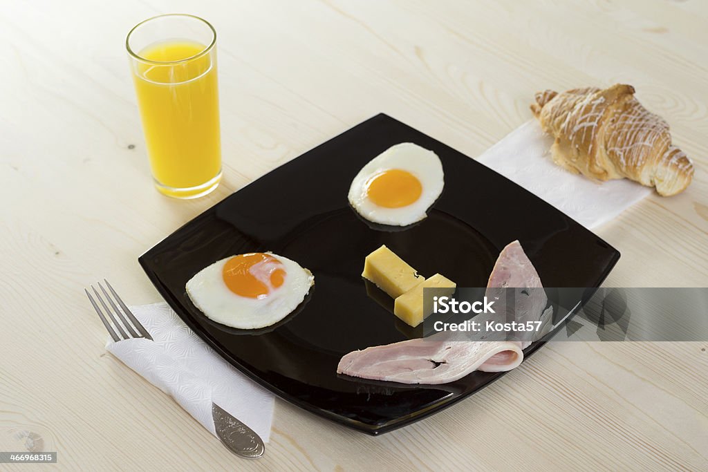 Pancetta, uova, formaggio, succo d'arancia fresco - Foto stock royalty-free di Alimentazione sana