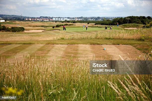 Teeing Off Verde Locais Clube De Golfe - Fotografias de stock e mais imagens de Ajardinado - Ajardinado, Ao Ar Livre, Atirar à Baliza