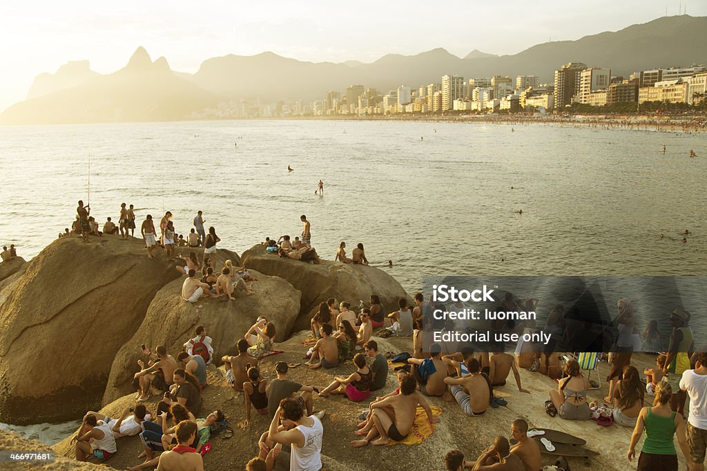 Pôr do sol na praia do Arpoador - Foto de stock de Praia de Ipanema royalty-free